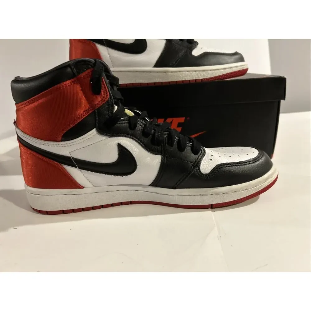 Air Jordan 1 Retro High OG Black Toe Size 9W 2016 Excellent Condition W OG BOX